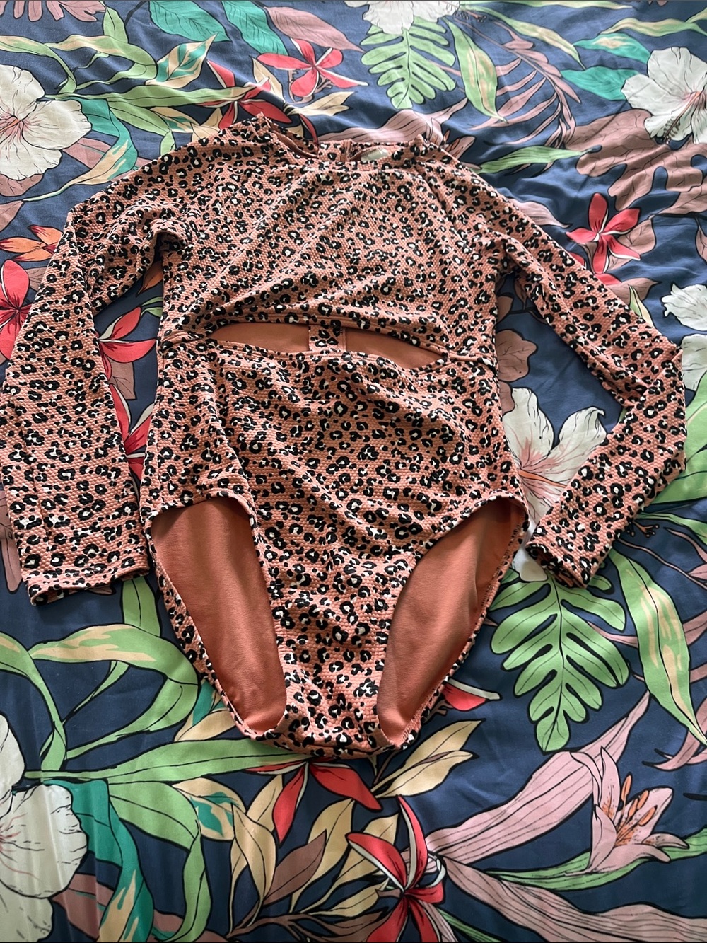 Long sleeved swimsuit new